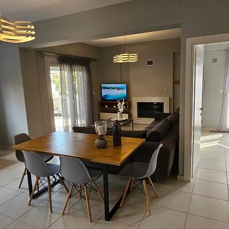 Elinor On The Διαμέρισμα Φλογητά