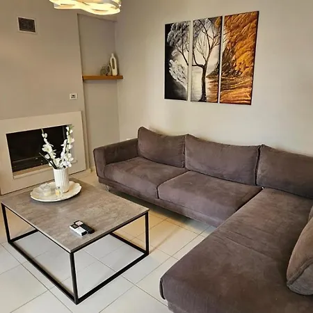 Elinor On The Διαμέρισμα Φλογητά