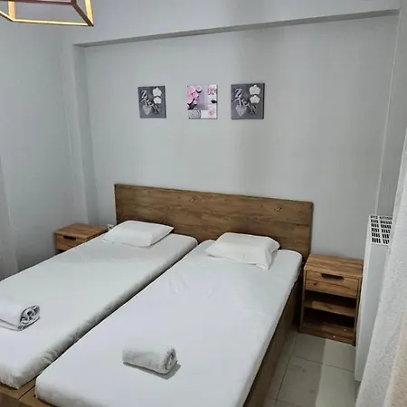 Elinor On The Flogita